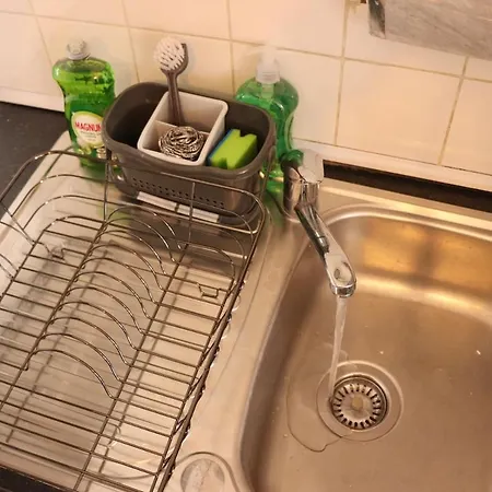 Budget Friendly 2 Bed Featured House With Parking * Leeds (West Yorkshire)